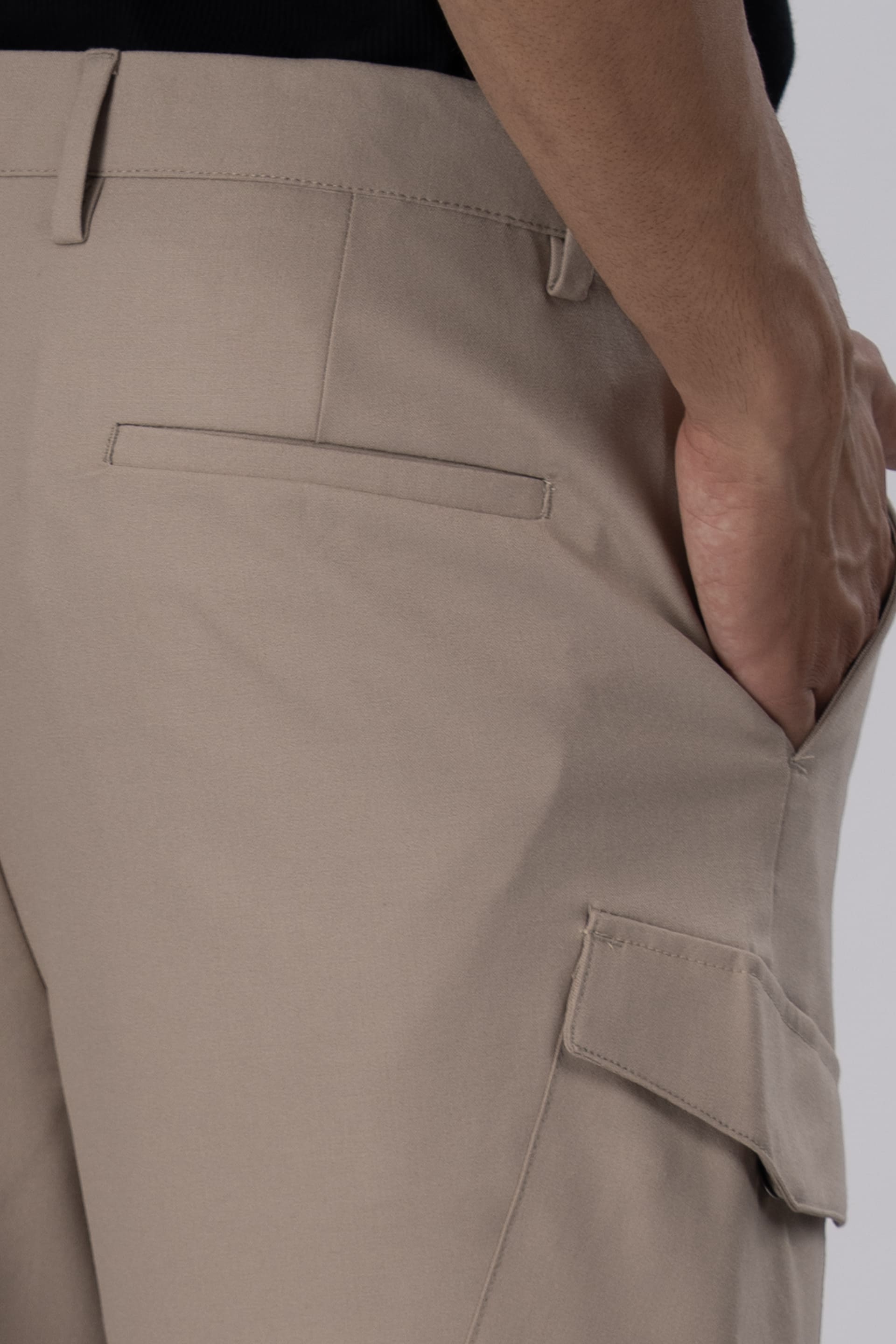 Easy Iron Cargo Shorts In Biege