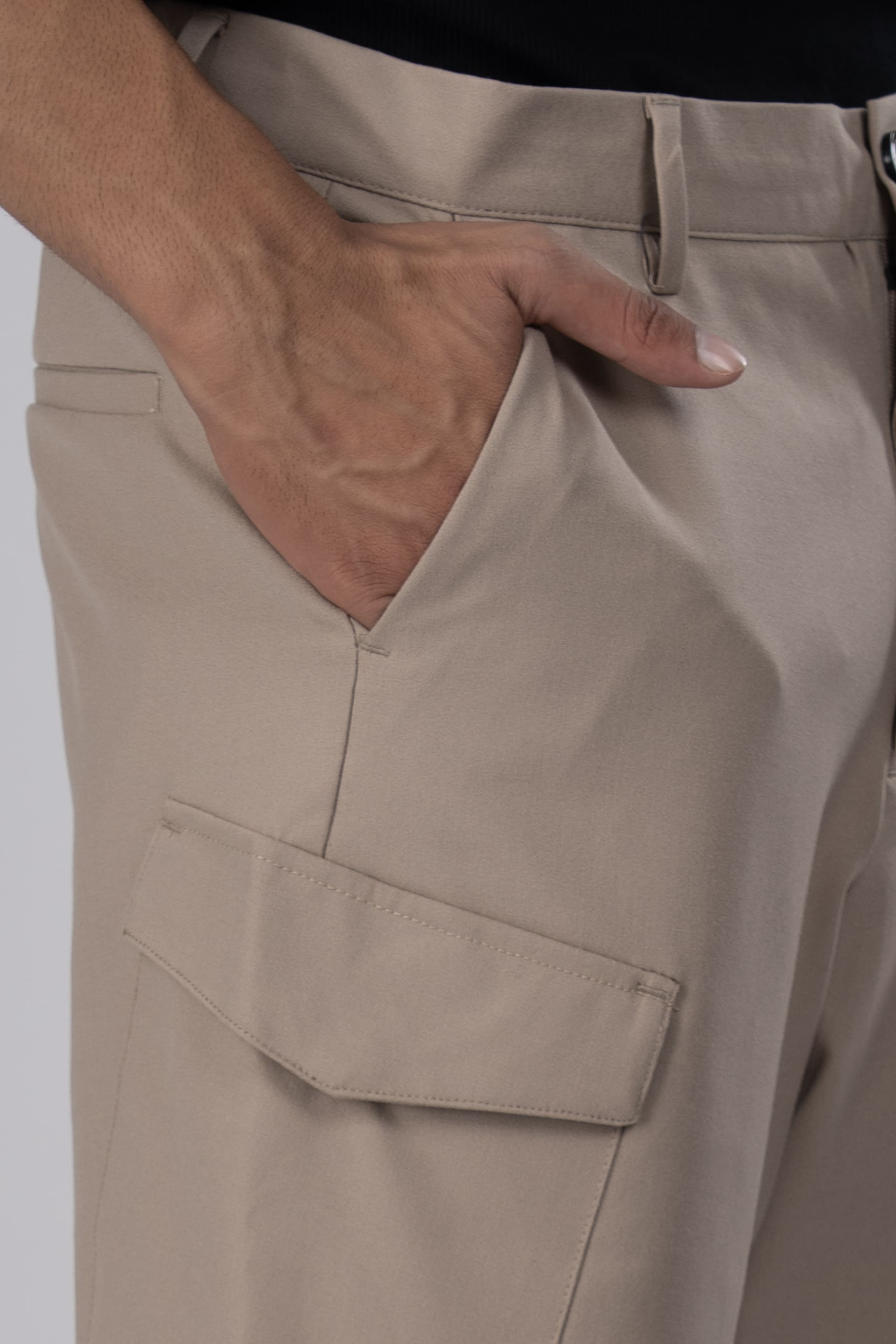 Easy Iron Cargo Shorts In Biege
