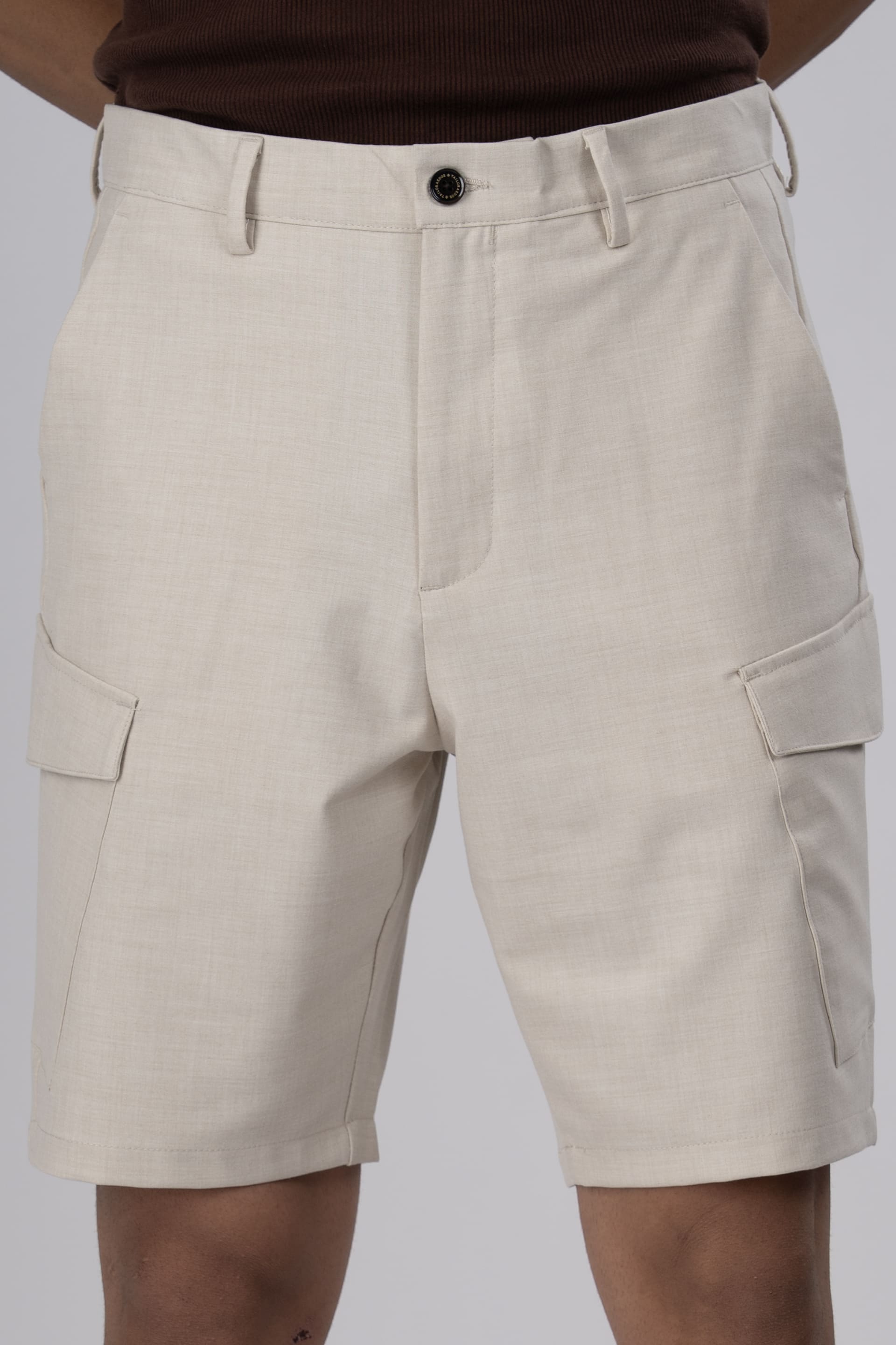 Easy Iron Cargo Shorts In Cream