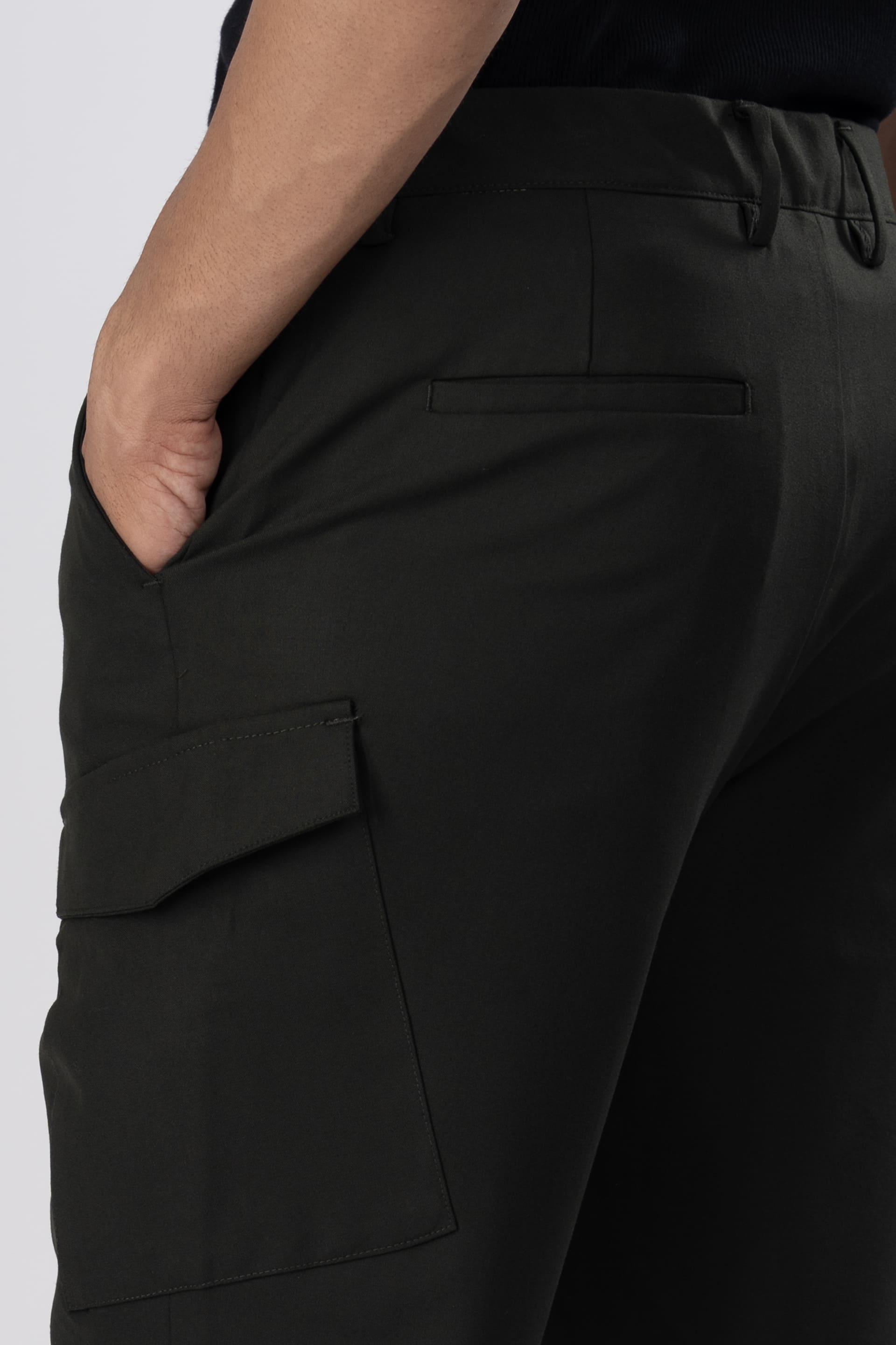 Easy Iron Cargo Shorts In Olive