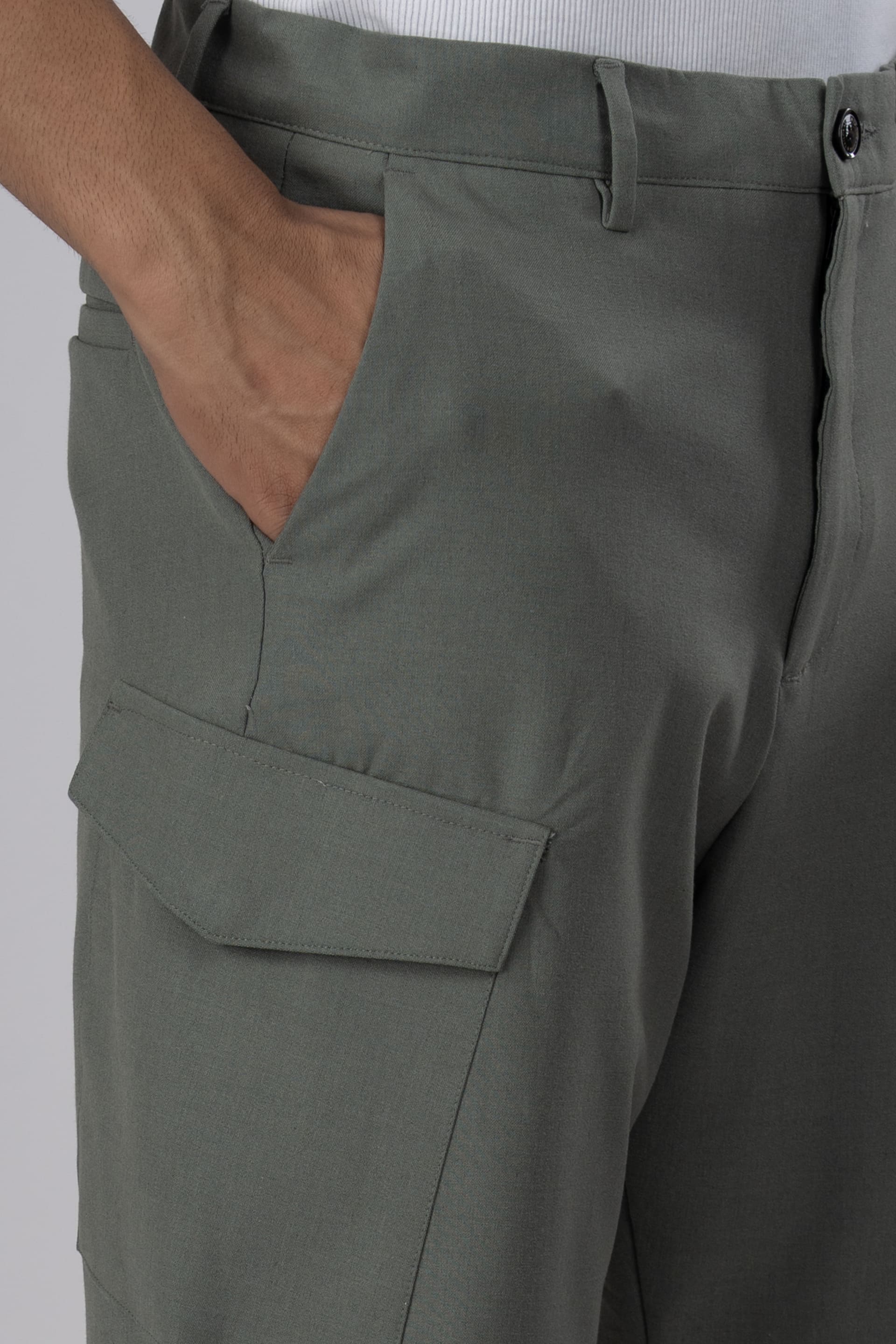 Easy Iron Cargo Shorts In Pistachio