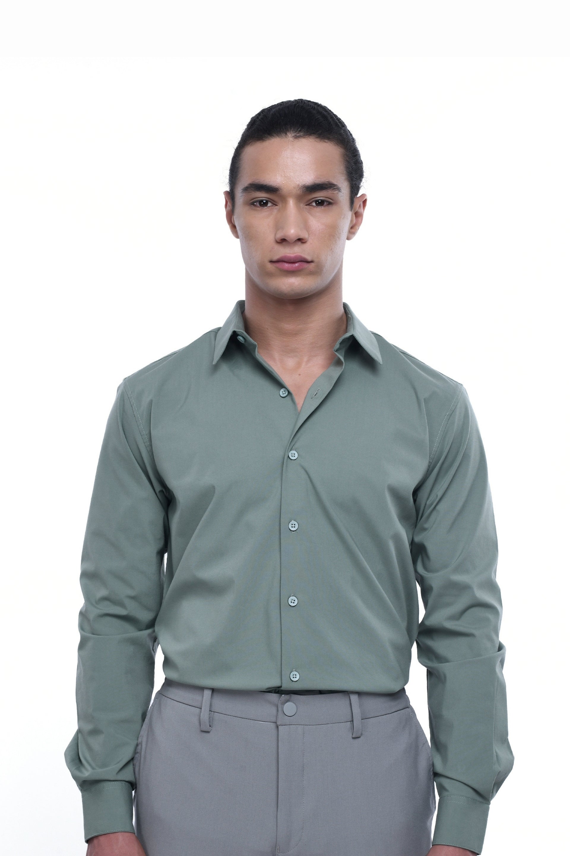 Men's Easy Iron Office Stretch Shirt in Green – wrinkle-resistant, tailored fit, breathable stretch fabric | Tailoraedge