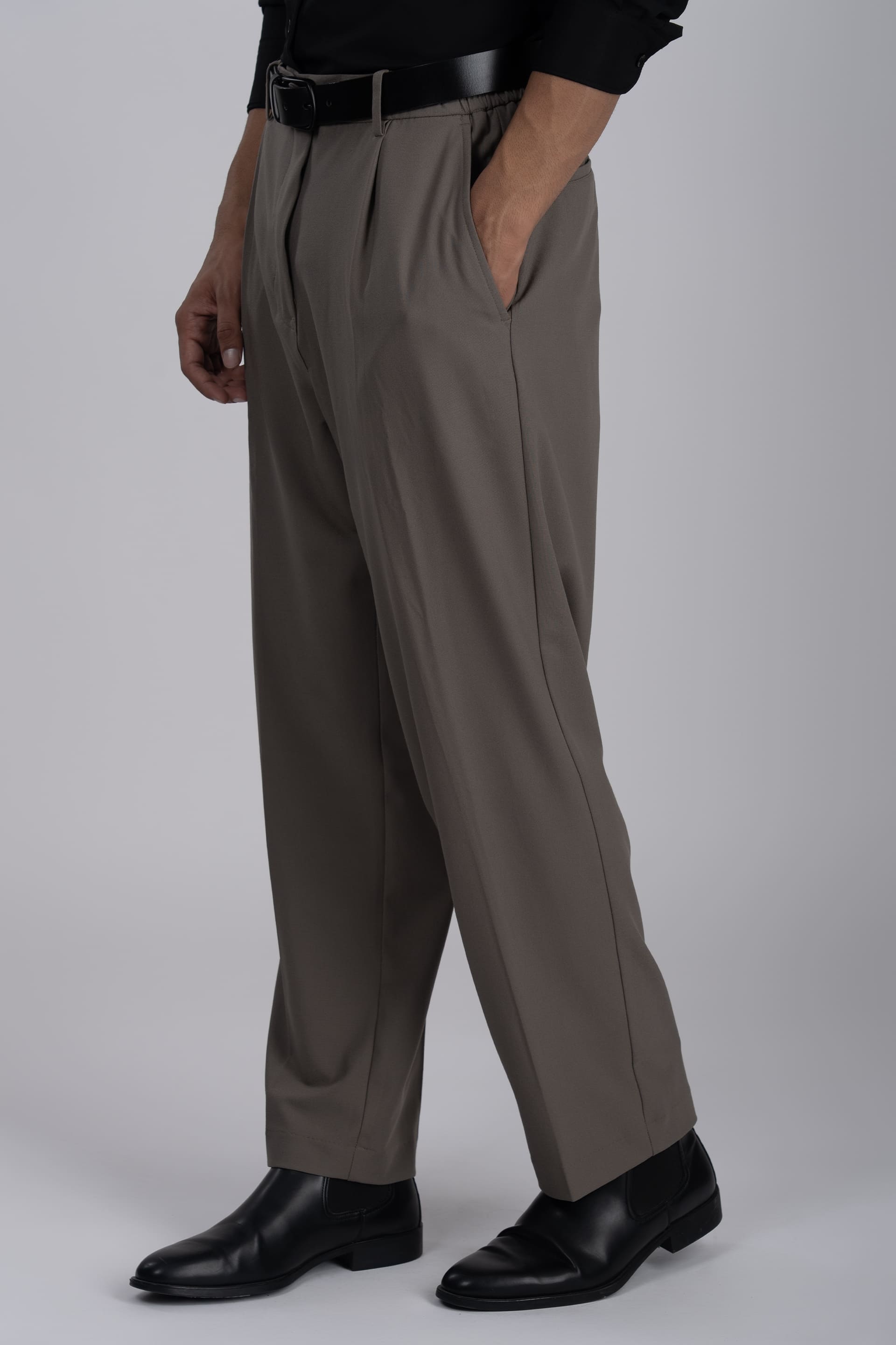 Easy Iron Flexi Relaxed Trouser In Beige