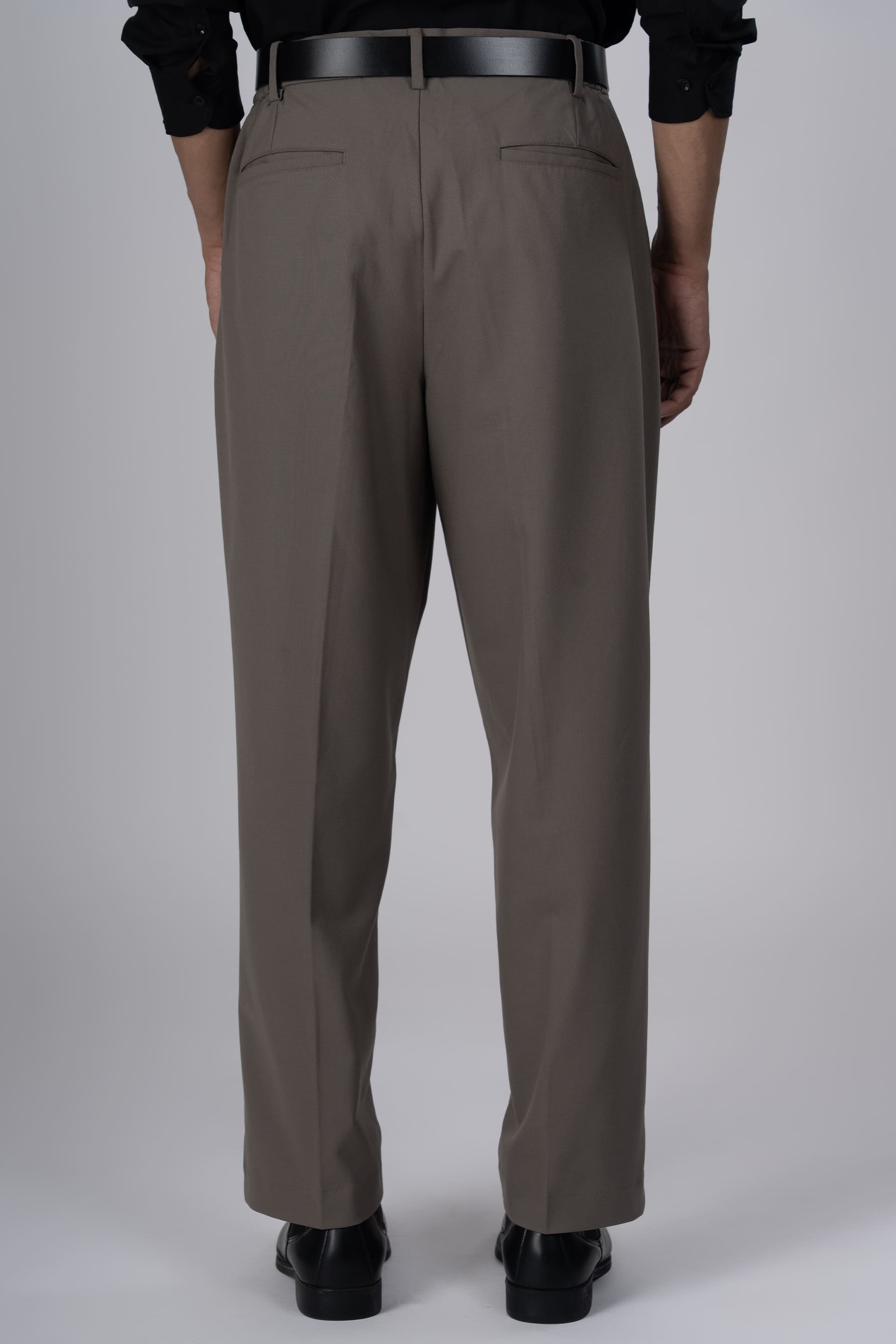Easy Iron Flexi Relaxed Trouser In Beige