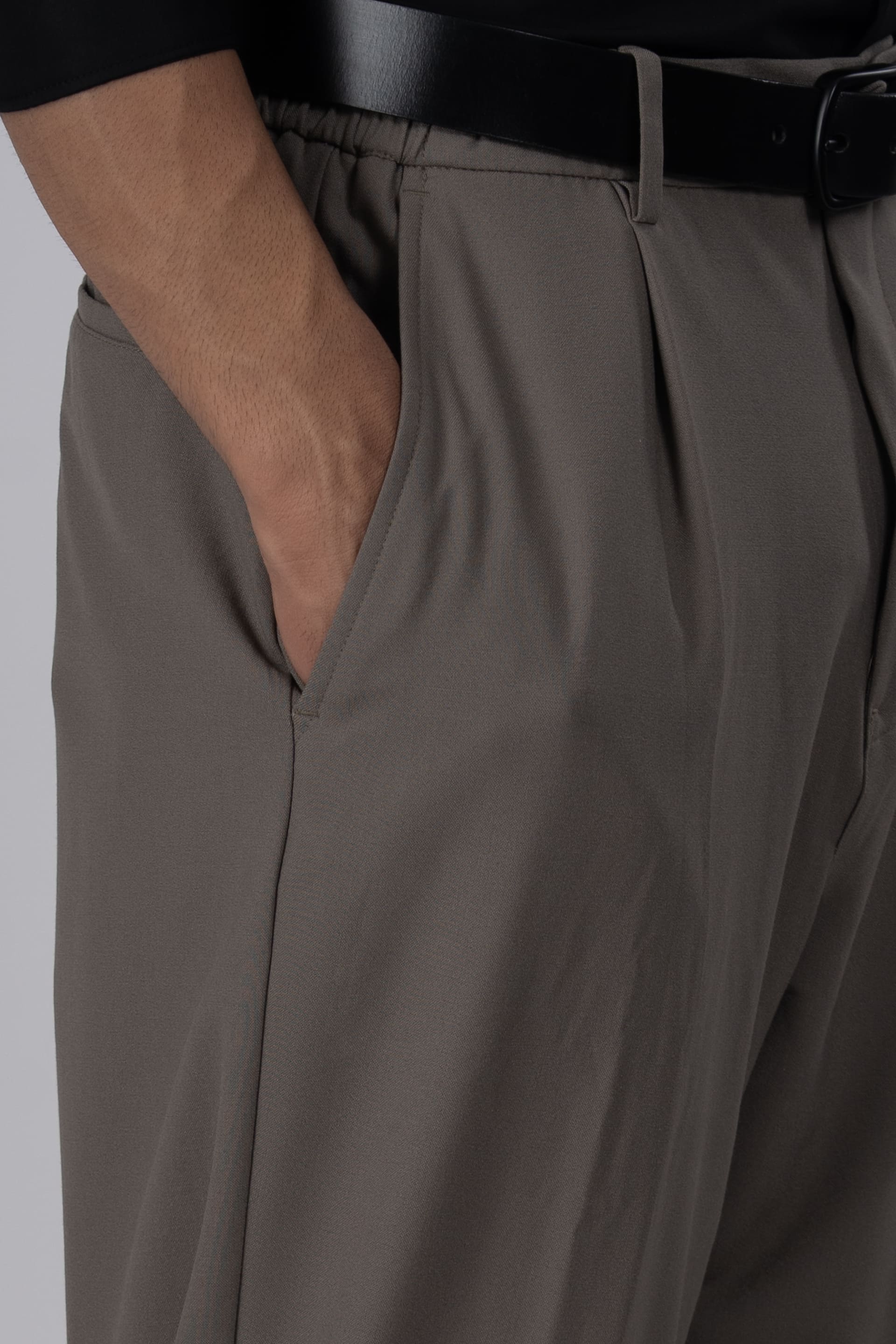 Easy Iron Flexi Relaxed Trouser In Beige