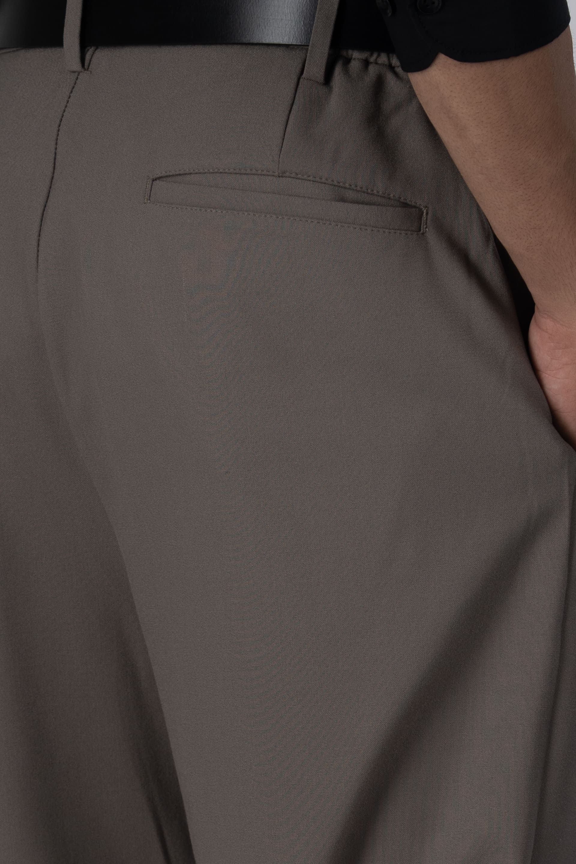 Easy Iron Flexi Relaxed Trouser In Beige
