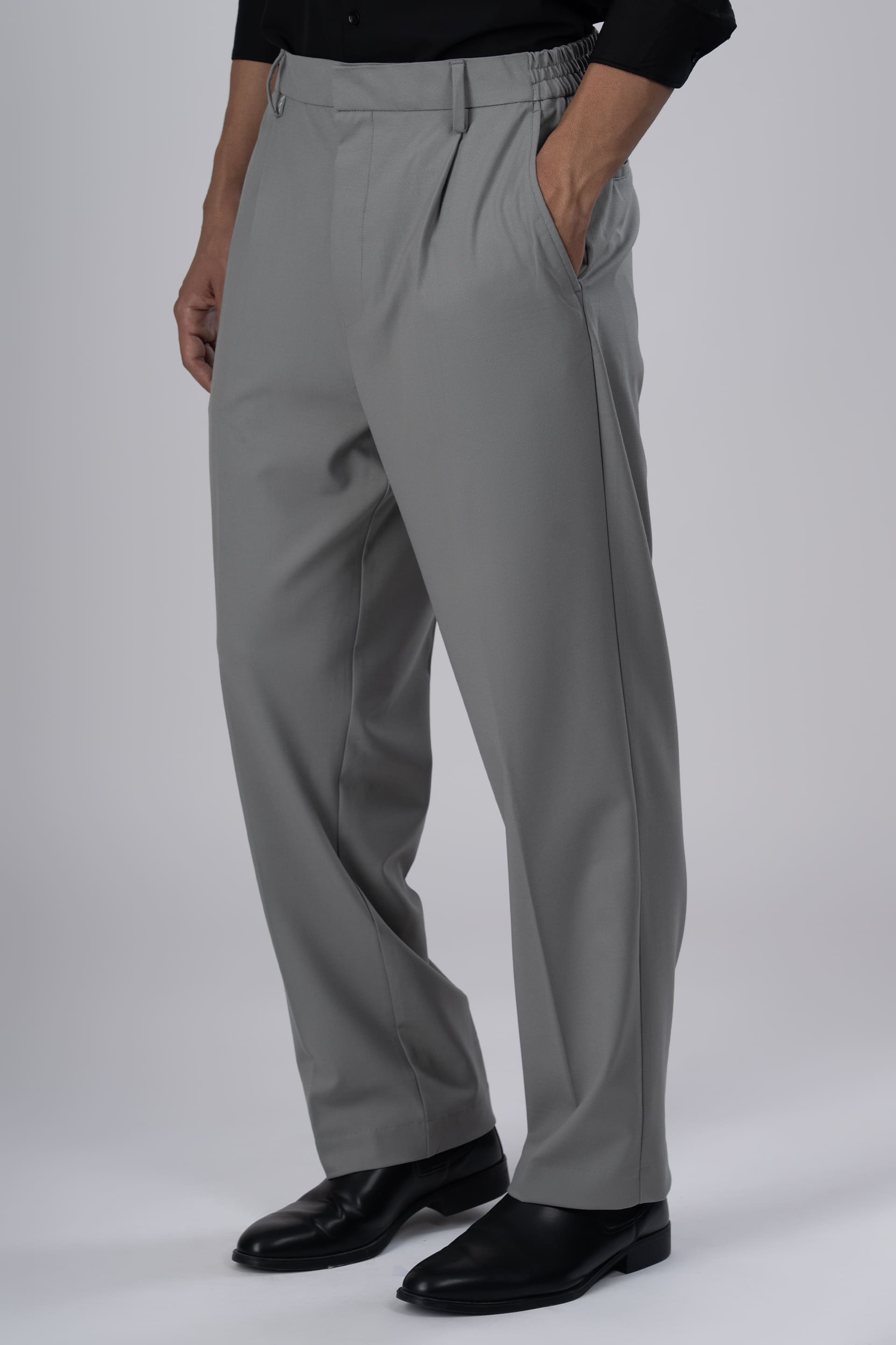 Easy Iron Flexi Relaxed Trouser In Grey