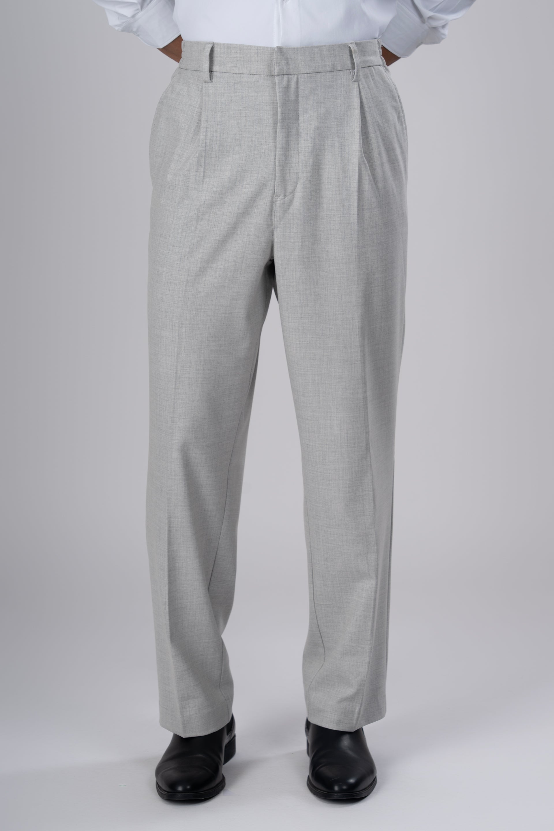Men’s Soft Iron Flexi Pinstriped Relaxed Pant in Light Grey – lightweight pinstripe, wrinkle-resistant, flexiwaist stretch, relaxed tailored look | Tailoraedge