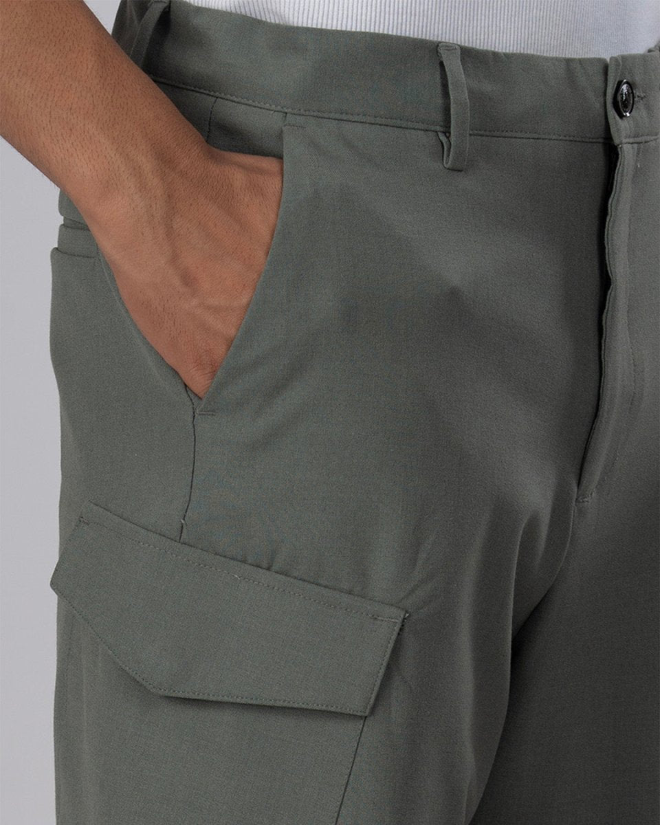 TAILORAEDGE Easy Iron Cargo Shorts In Pistachio