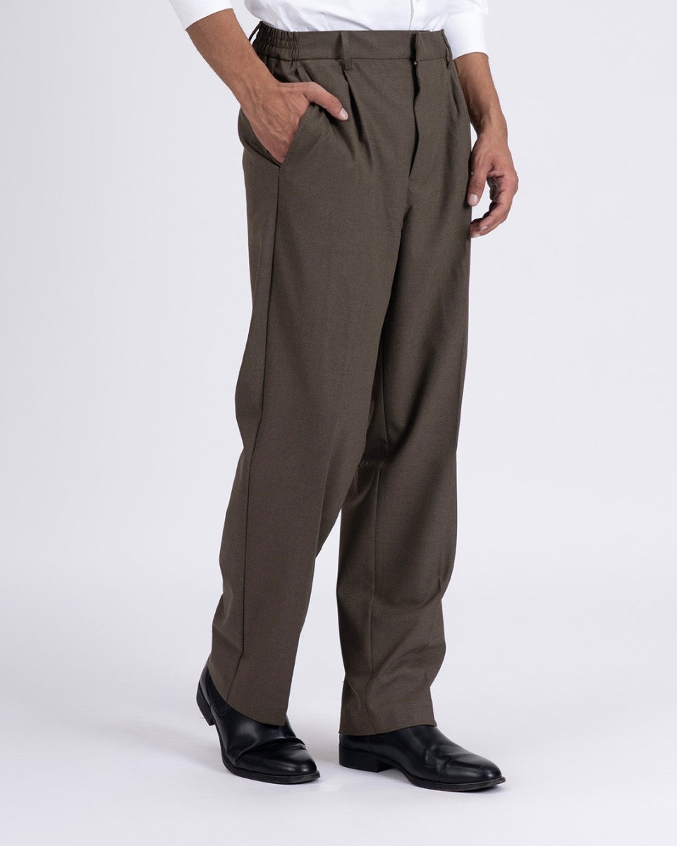 TAILORAEDGE Easy Iron Flexi Relaxed Trouser In Brown