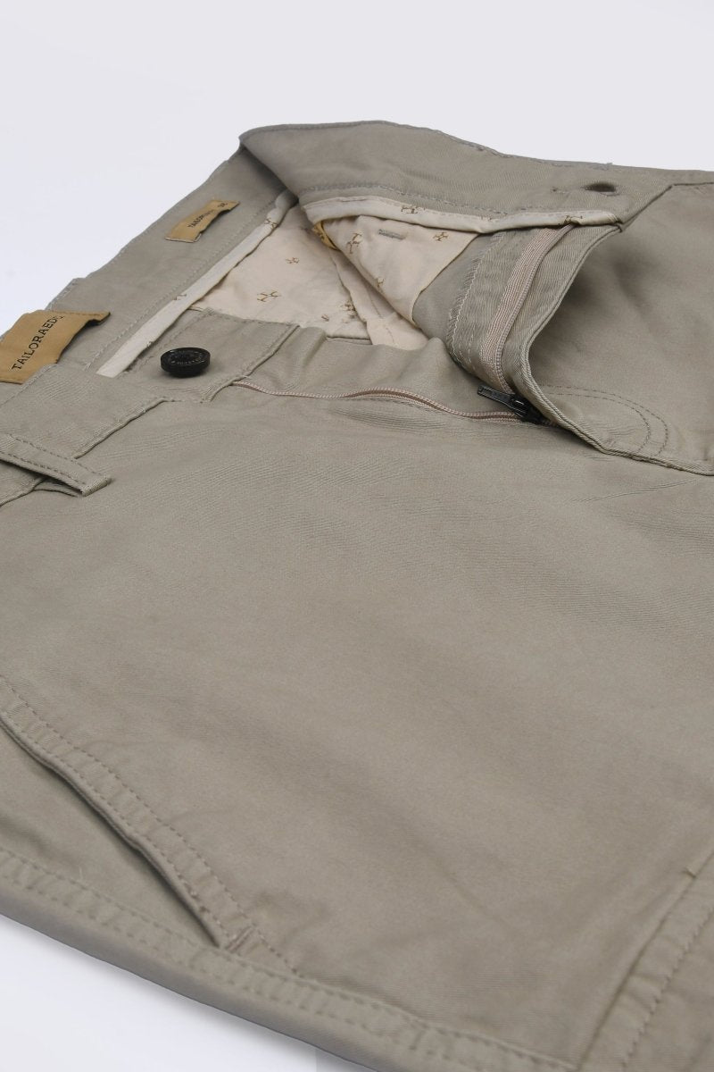TAILORAEDGE Elevated Twill Tailored Cargo Pant In Beige