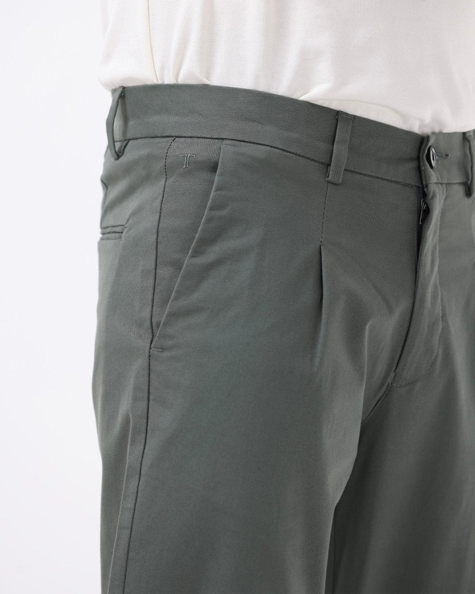 TAILORAEDGE Essential Pleated Fine Twill Pants In Olive