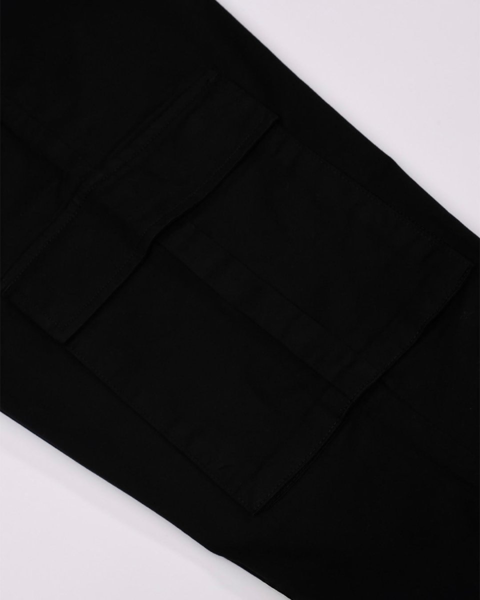 TAILORAEDGE Finest Twill Relaxed Cargo Pants In Black