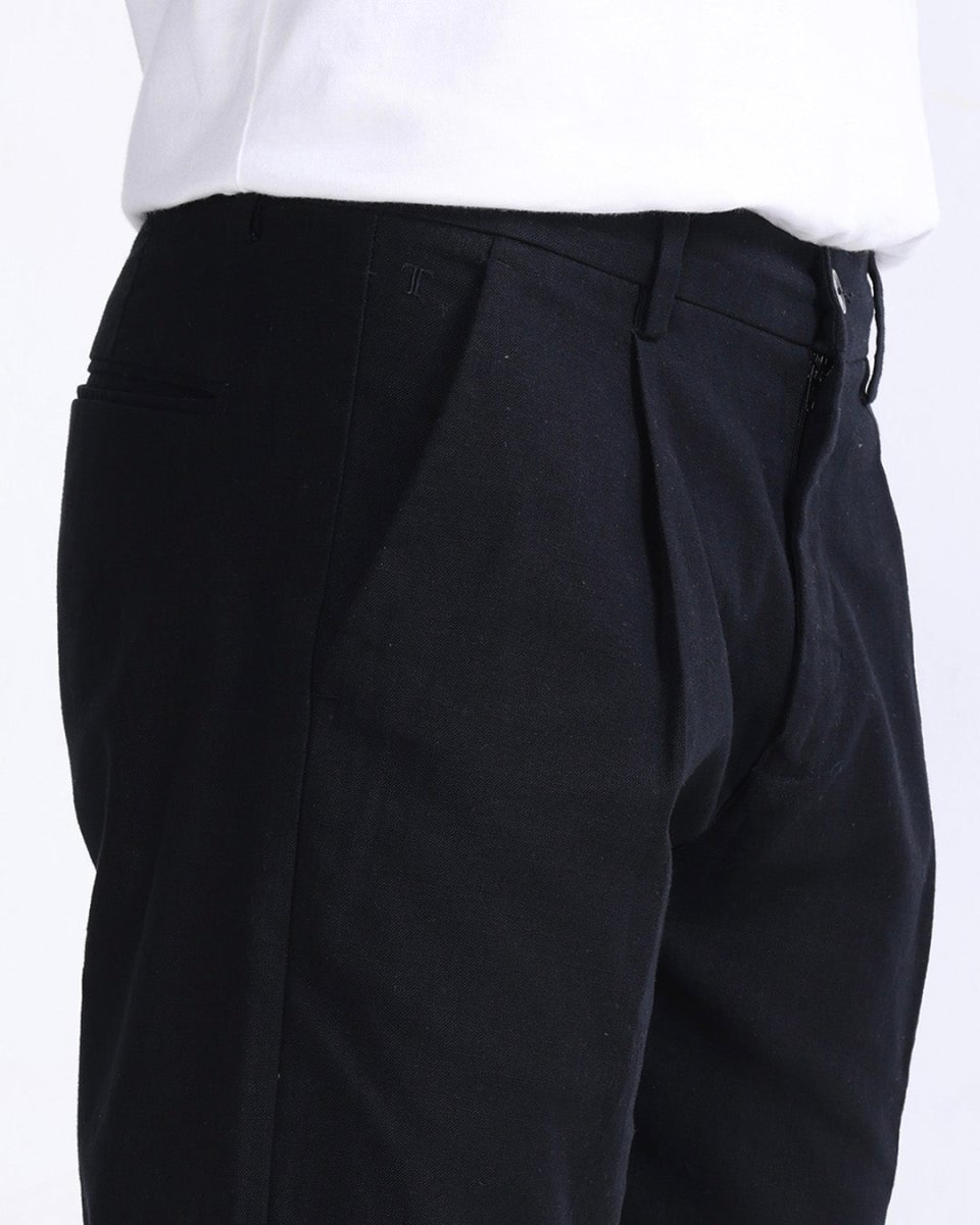 TAILORAEDGE Raw Slub Pleated Trouser In Black