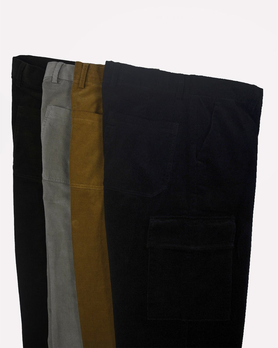 TAILORAEDGE Soft Corduroy Relaxed Cargo Pants In Black